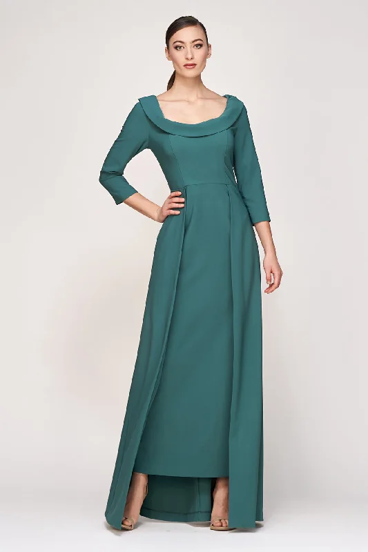 Arwen Walk Thru Gown Plus size unclassified dresses